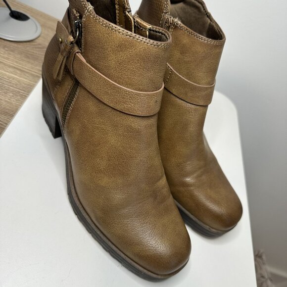 Bare Traps Ankle Boots - Picture 2 of 3
